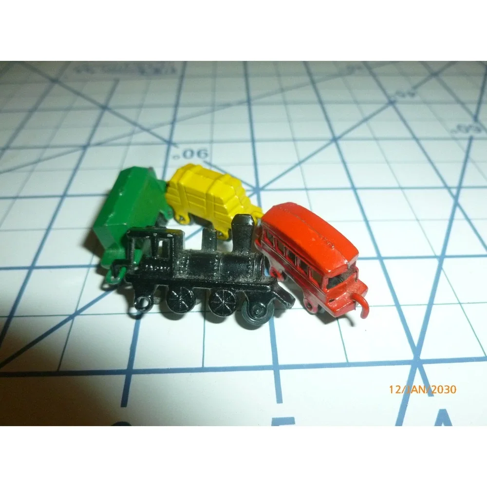 Vintage Miniature Diecast Metal Train Set 4‎ Piece Made Japan Multi Color Micro